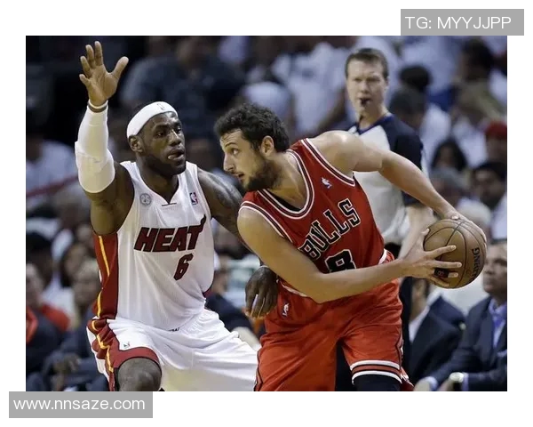 2011年NBA总决赛公牛对热火精彩回顾与球迷热议分析