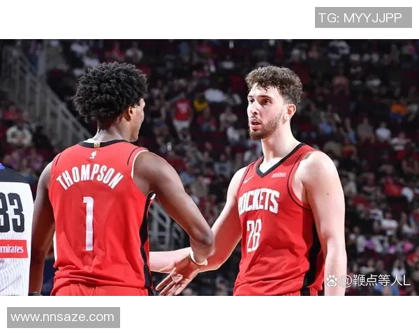 2015年NBA季后赛精彩对决鹈鹕与雷霆的激烈较量回顾与分析