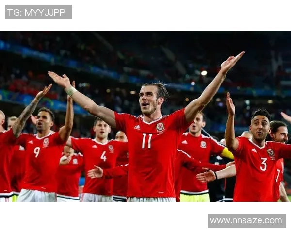 洛杉矶足球队迎战蓝十字队精彩对决即将上演球迷期待的巅峰之战 洛杉矶足球队迎战蓝十字队精彩对决即将上演球迷期待的巅峰之战