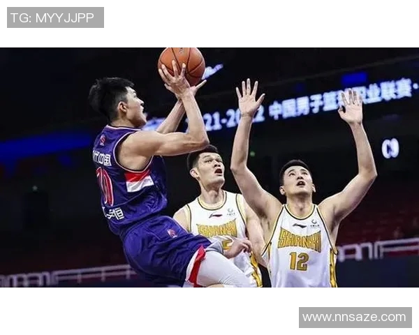 广州篮球队的整体压制策略解析与战术深度剖析 广州篮球队的整体压制策略解析与战术深度剖析