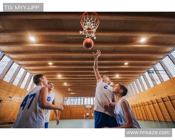 杰登艾维的篮球之路：从高校新星到NBA未来之星的成长故事