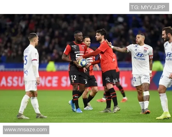 雷恩与亚眠的足球魔方对决解析与精彩瞬间回顾