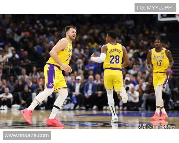 魔术与湖人激战正酣比分直播全程跟踪精彩瞬间不容错过